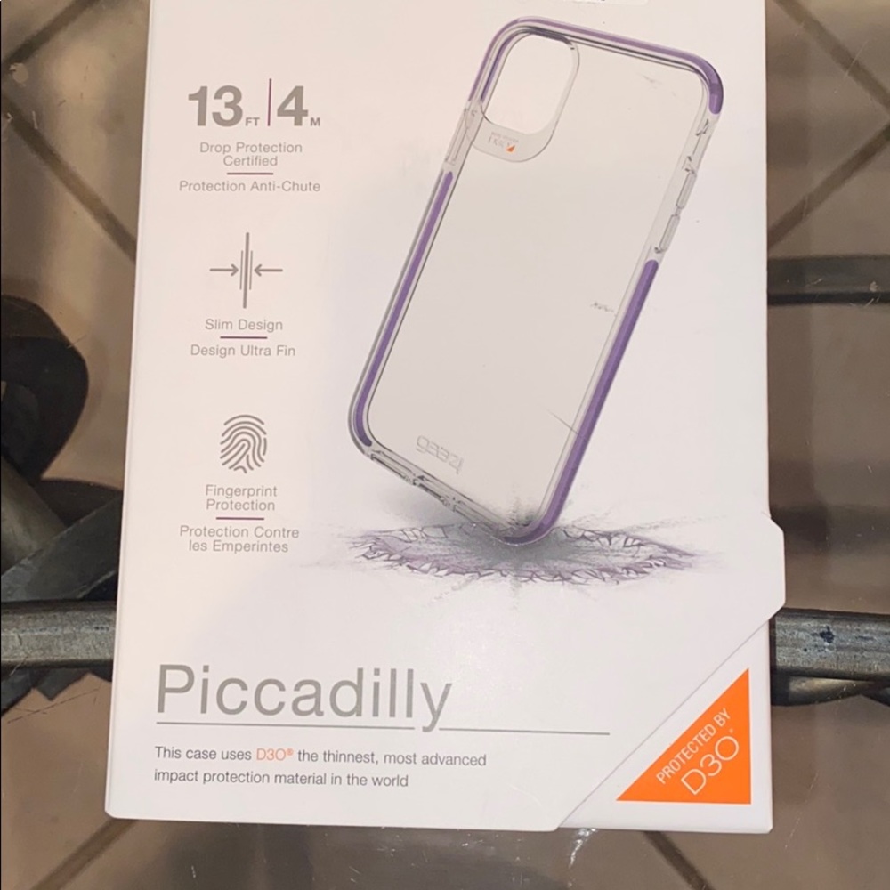 gear4 iPhone 11 case